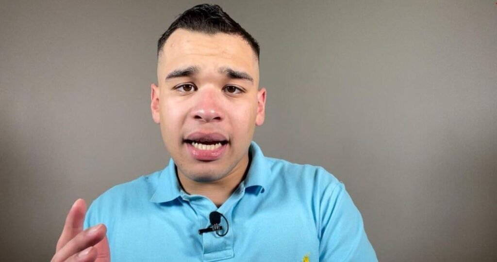 Aaron Castro plagio The Freedom Post