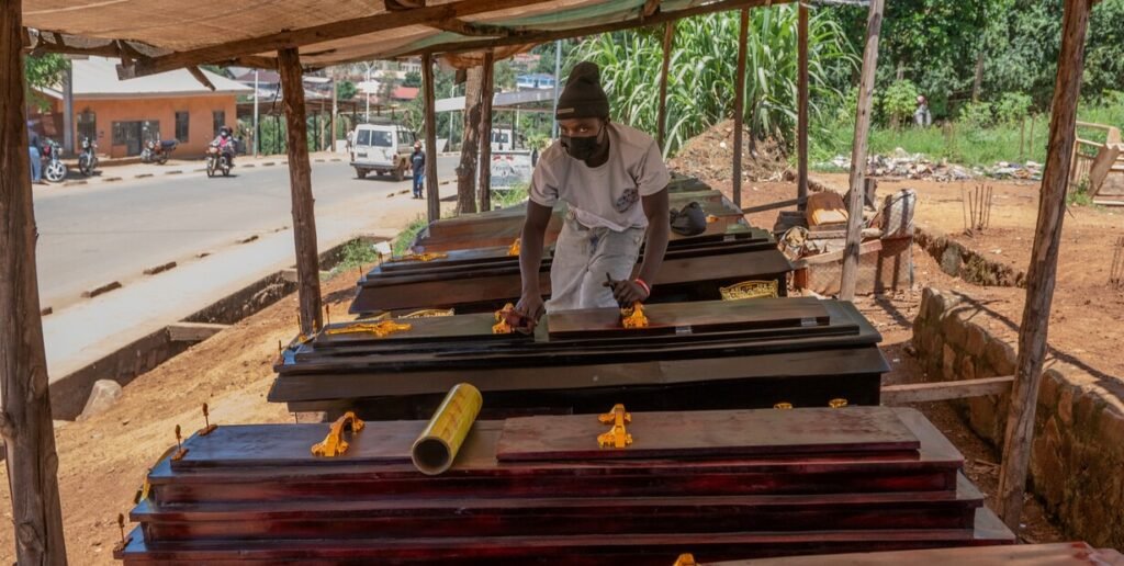 La OMS eleva a 220 las muertes por ébola en Congo y advierte que la epidemia supera la respuesta sanitaria