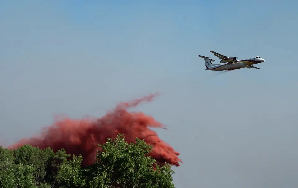 Incendios forestales avanzan en España y el sur de Europa entre calor extremo y evacuaciones